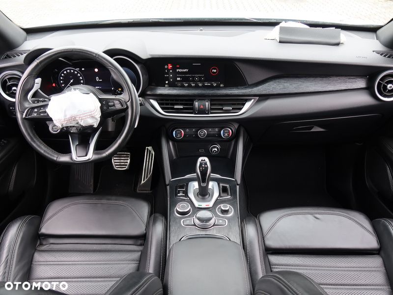 Alfa Romeo Stelvio 2.0 Turbo Sprint Q4 - 12