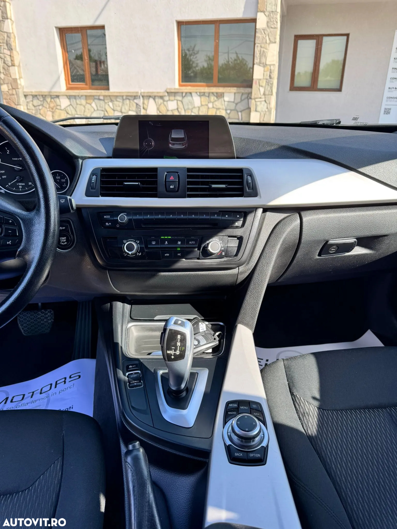 BMW Seria 3 318d Touring Aut. - 11