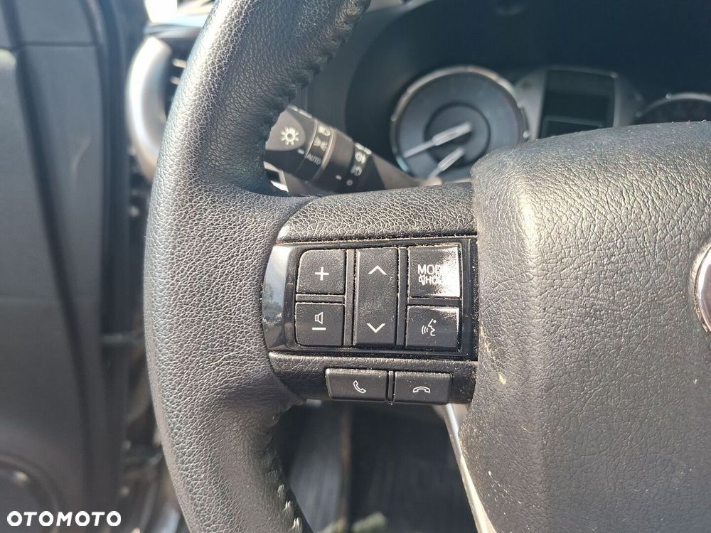 Toyota Hilux 2.8 D-4D Double Cab SR5 4x4 - 19