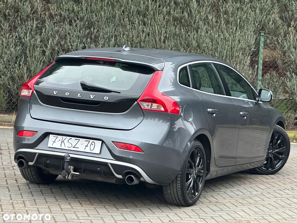 Volvo V40 D2 R Design - 18