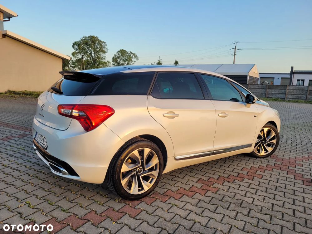Citroën DS5 Hybrid4 Business Class - 12