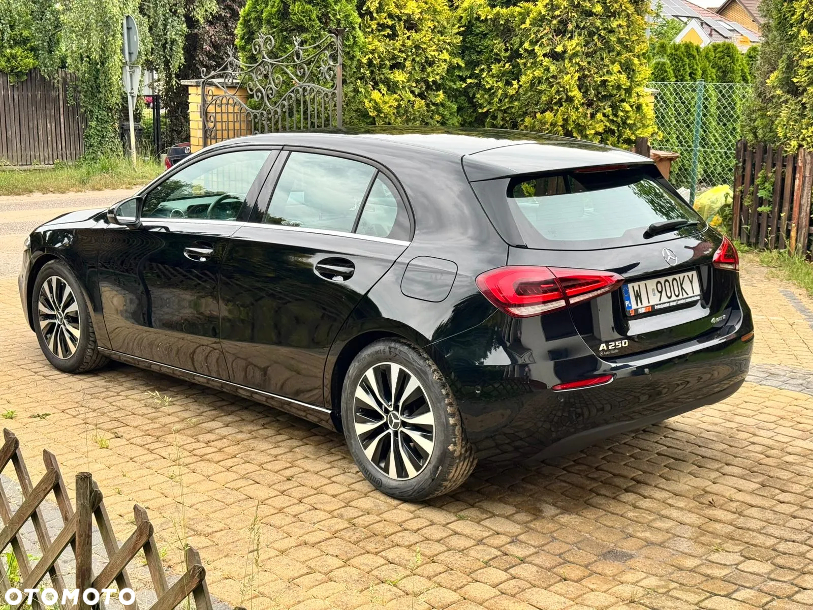 Mercedes-Benz Klasa A 250 4-Matic 7G-DCT - 4