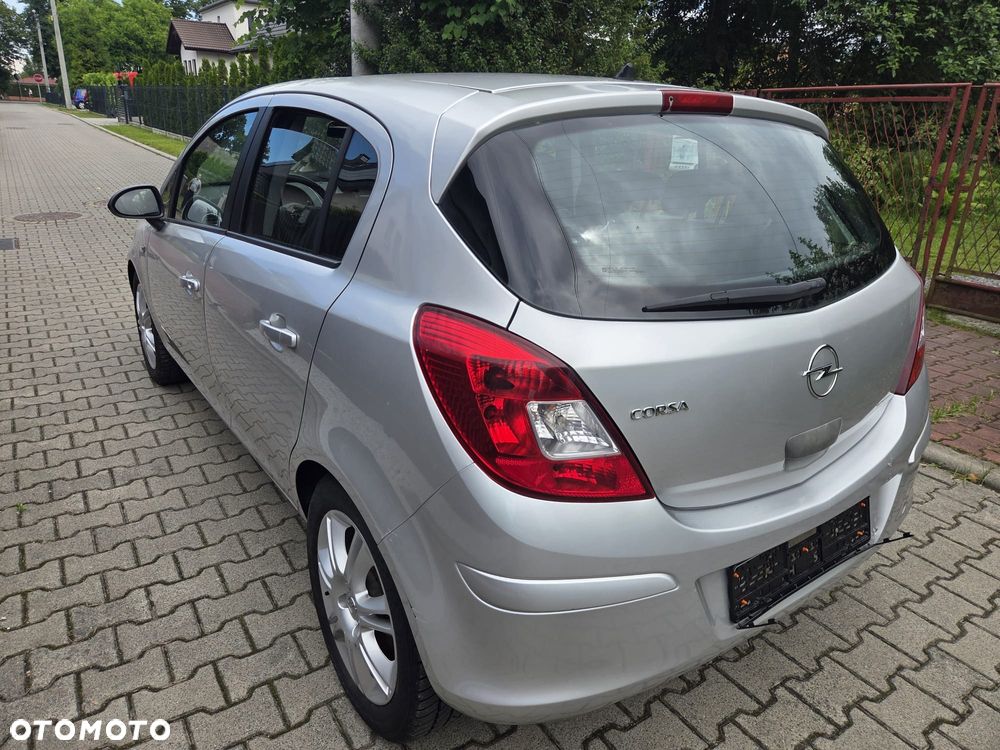 Opel Corsa 1.2 16V Easytronic Cosmo - 4