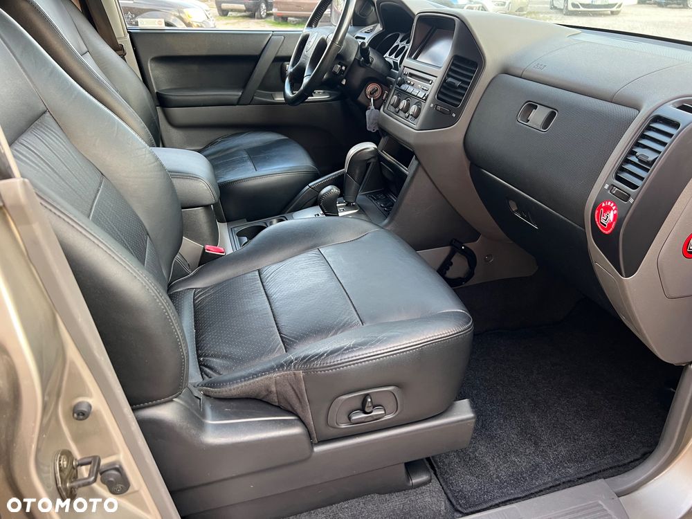 Mitsubishi Pajero 3.5 V6 GDI 7os (lea) - 7