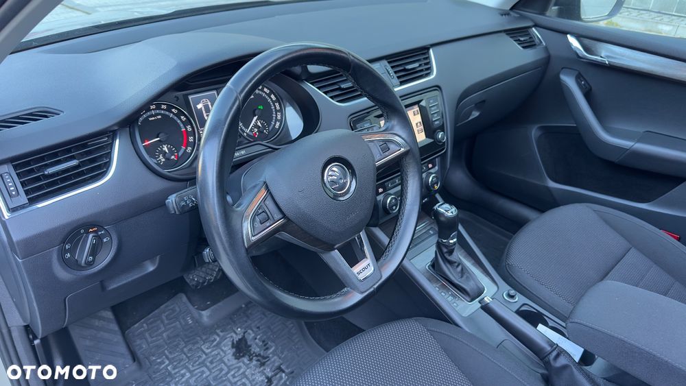 Skoda Octavia Combi 2.0 TDI 4x4 DSG Scout - 7