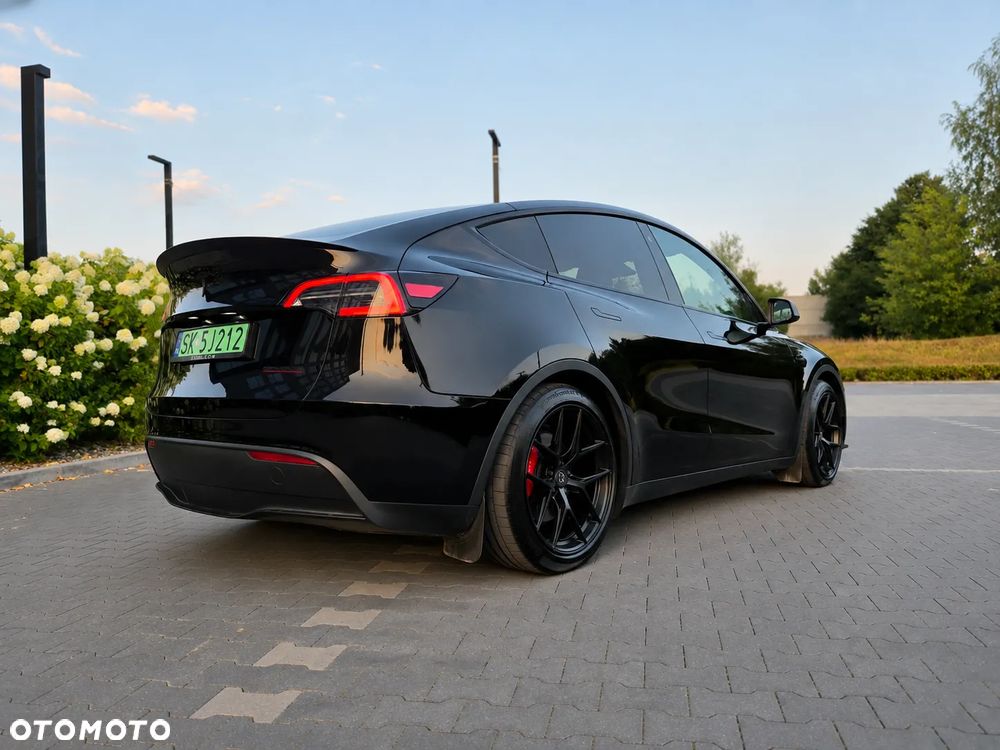 Tesla Model Y Performance AWD - 3