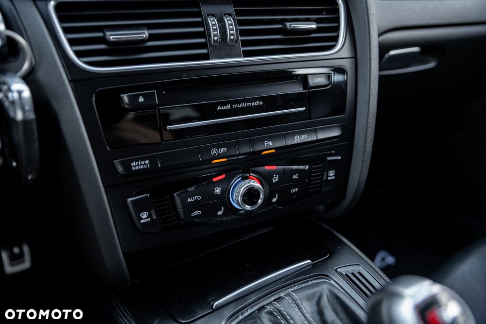 Audi S4 Avant S tronic - 30