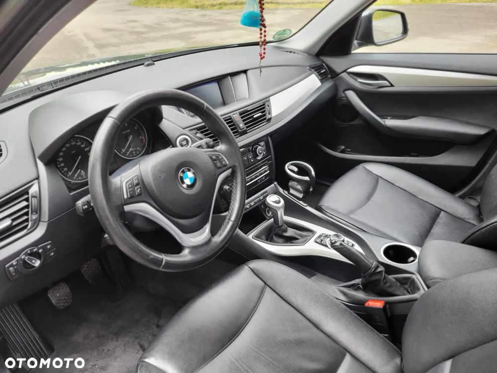 BMW X1 sDrive18d xLine - 11