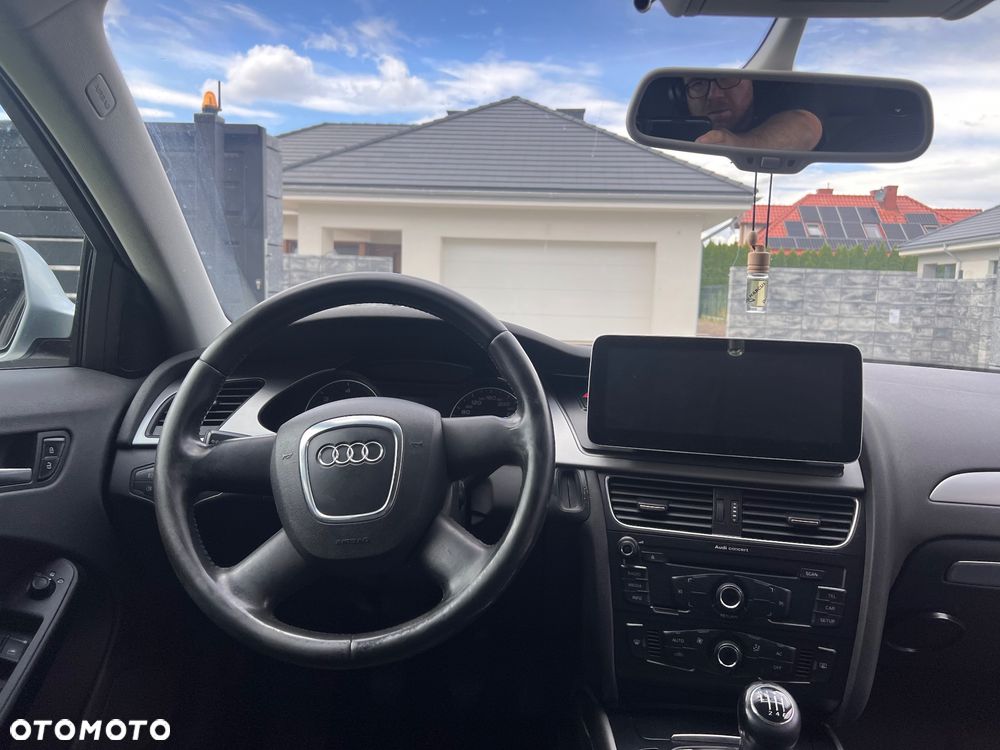 Audi A4 Avant 2.0 TDI - 10