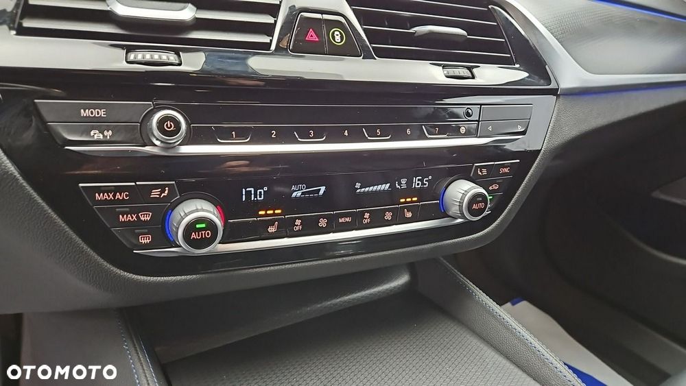 BMW Seria 5 540i xDrive mHEV - 18