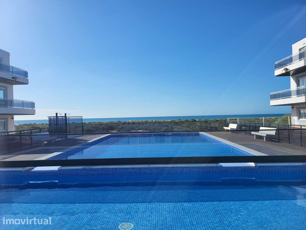 Condomínio Pés na Água T0 e T1 Duplex, na Praia da Lota, Algarve - Grande imagem: 3/48