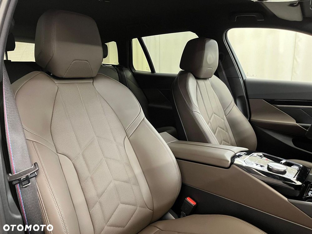 BMW Seria 5 520d xDrive mHEV M Sport - 38