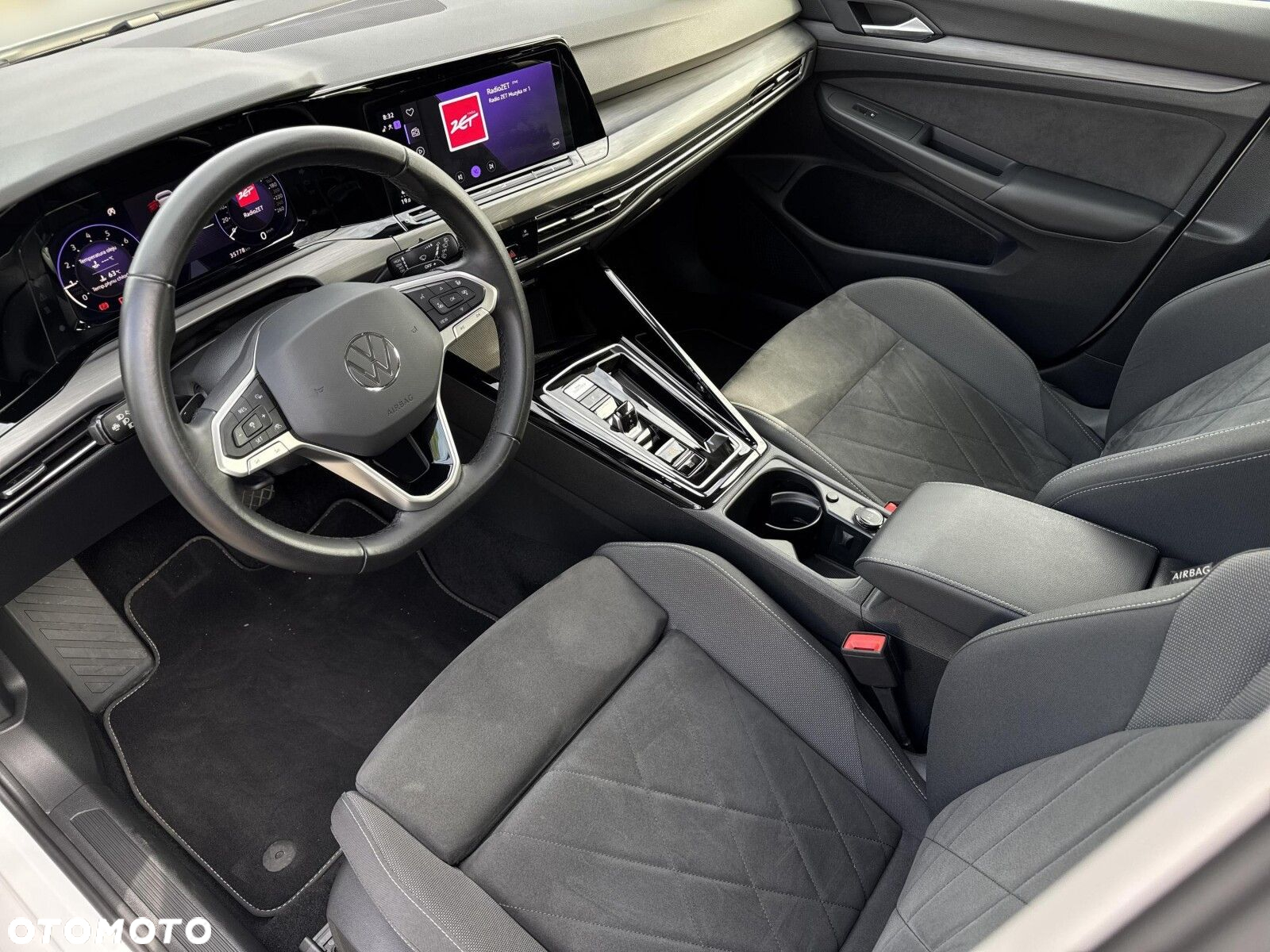 Volkswagen Golf - 10