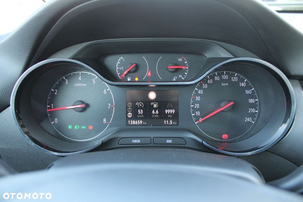 Opel Crossland X - 31