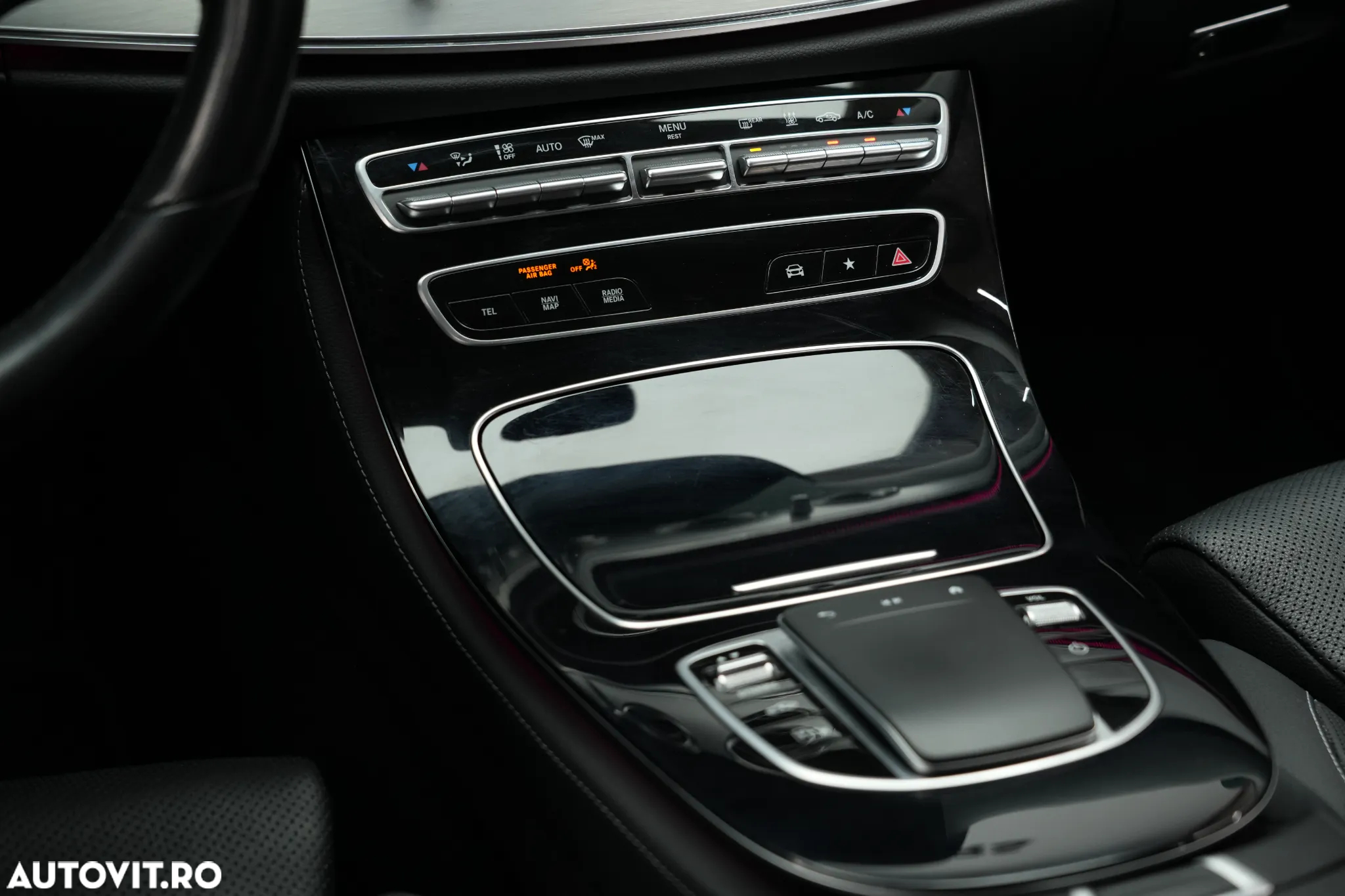 Mercedes-Benz E 300 de 9G-TRONIC AMG Line - 24