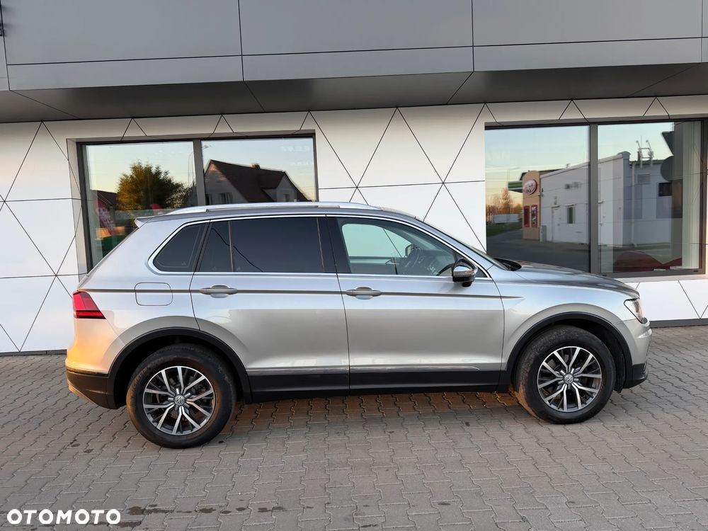 Volkswagen Tiguan 2.0 TDI SCR 4MOTION BlueMotion Technology DSG Lounge Sport & Style - 4