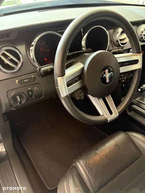 Ford Mustang 4.6 V8 GT - 16