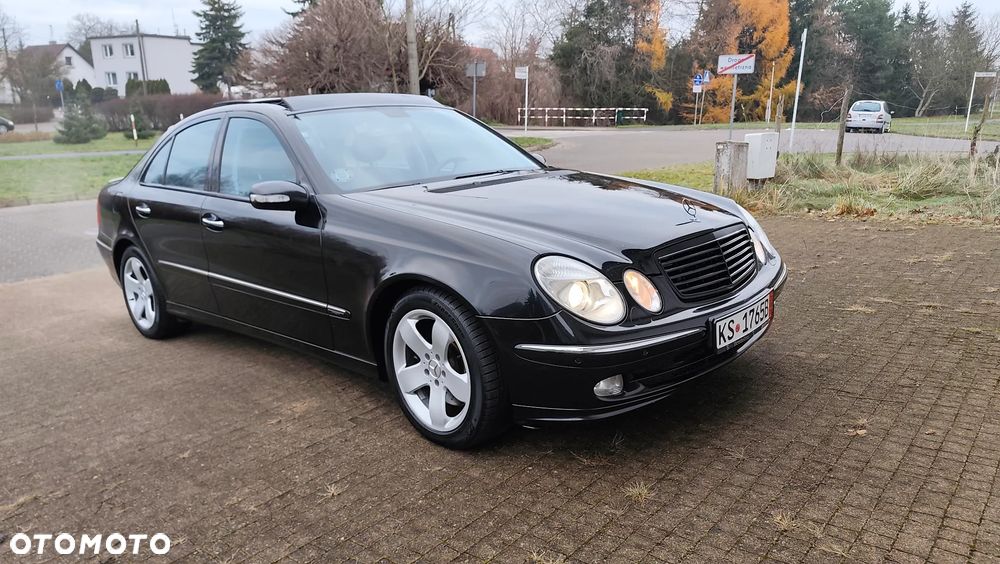 Mercedes-Benz Klasa E 500 4Matic Avantgarde Sport Edition AMG - 31