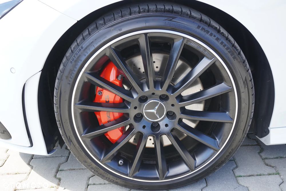 Mercedes-Benz CLA AMG 35 4Matic B AMG Speedshift 7G-DCT - 17