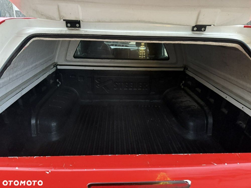 Toyota Hilux 2.4 D-4D Double Cab DLX 4x4 - 19