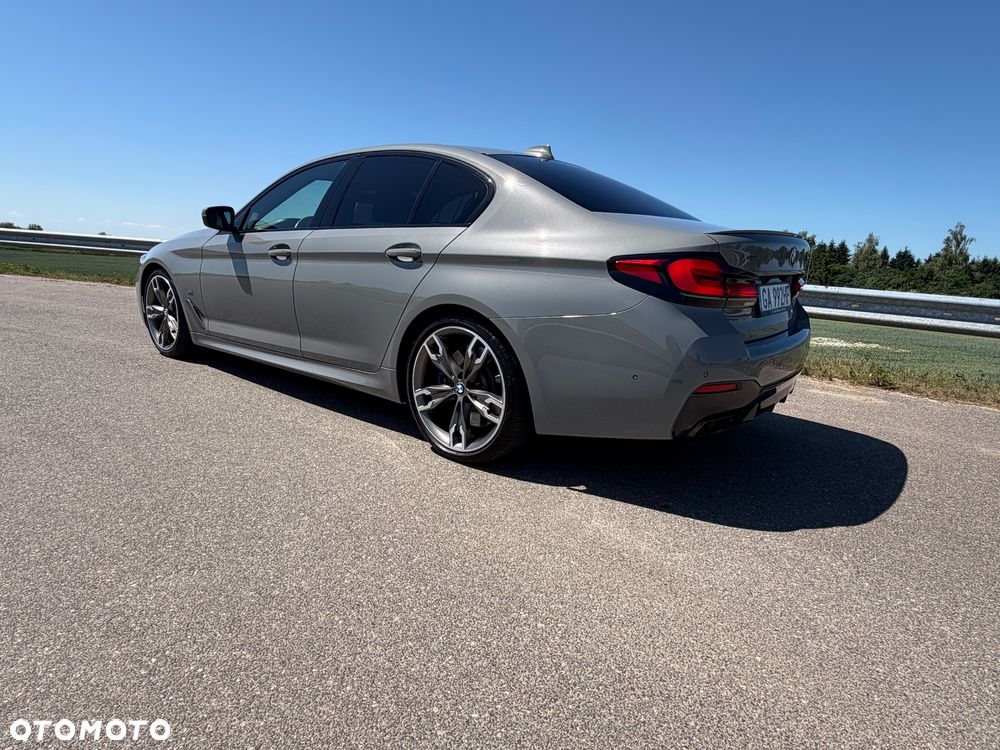 BMW Seria 5 M550i xDrive - 9