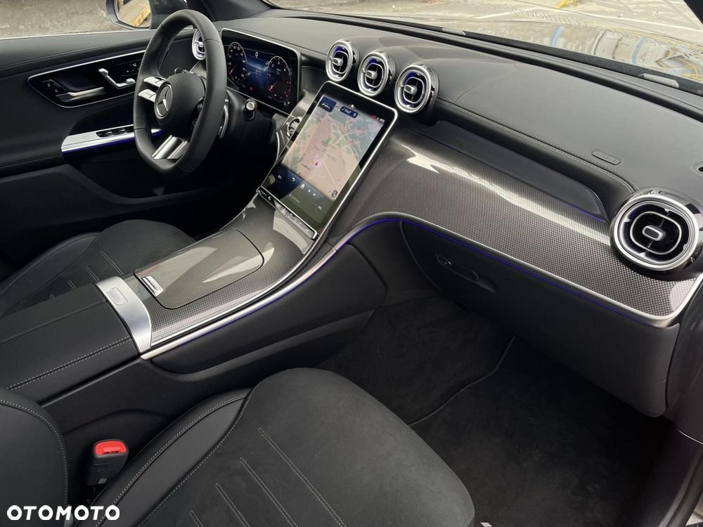 Mercedes-Benz GLC - 21