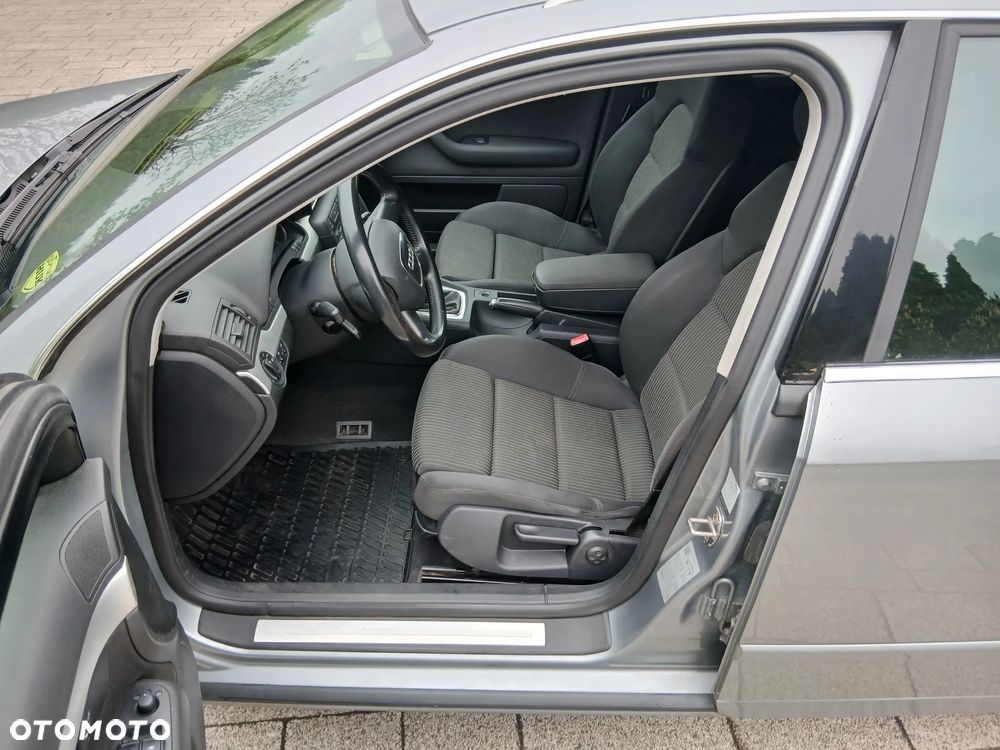 Audi A4 Avant - 10