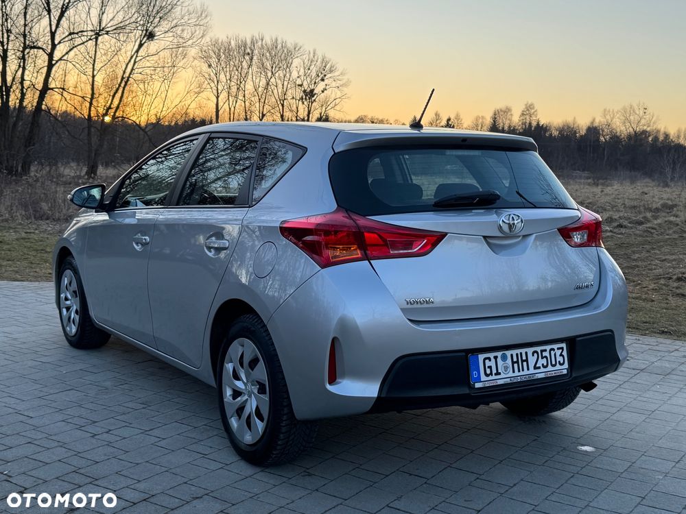 Toyota Auris 1.33 Dual-VVT-i Cool - 18