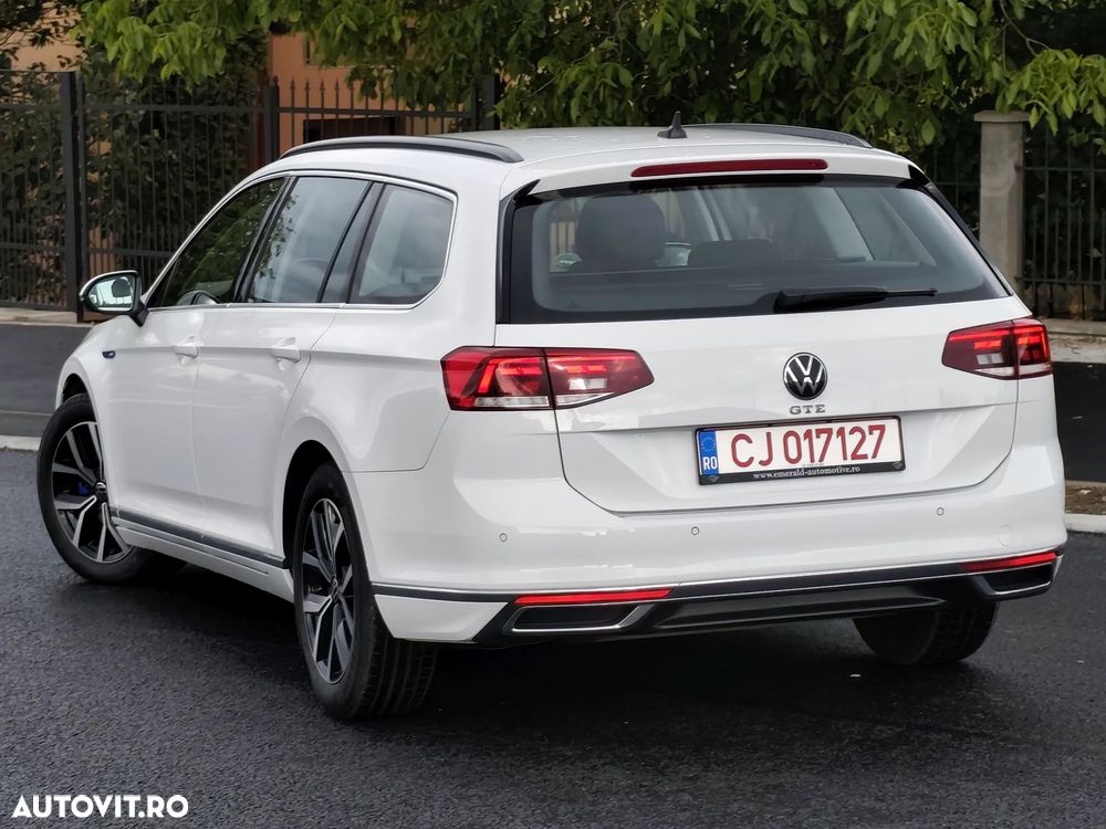 Volkswagen Passat - 4