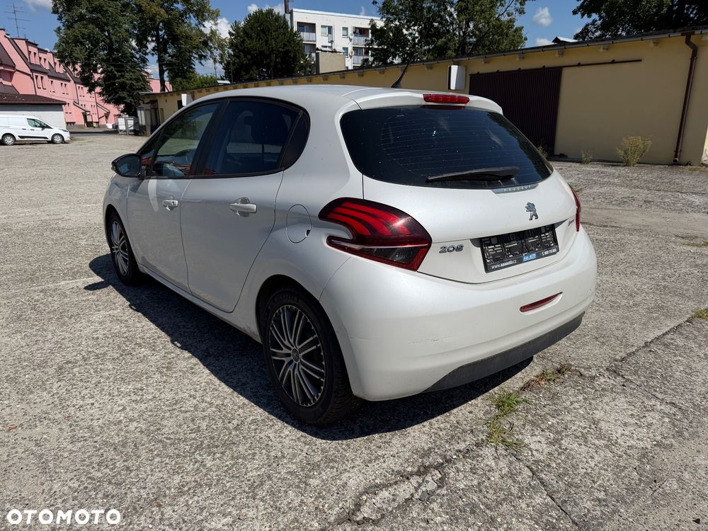 Peugeot 208 - 7