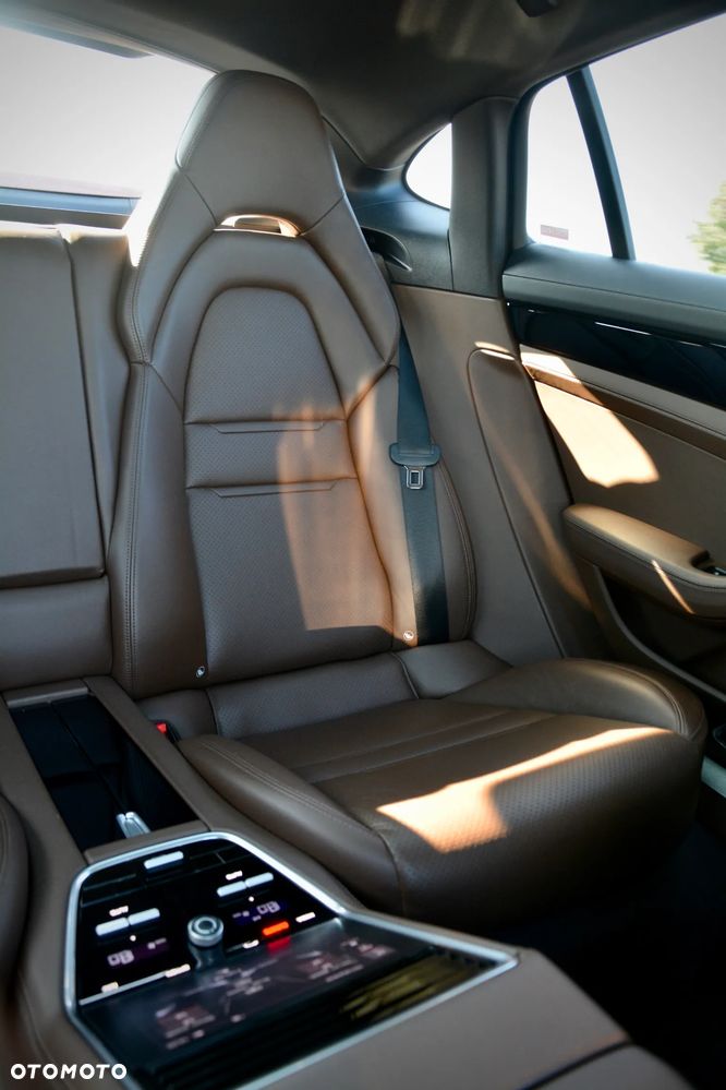Porsche Panamera - 20