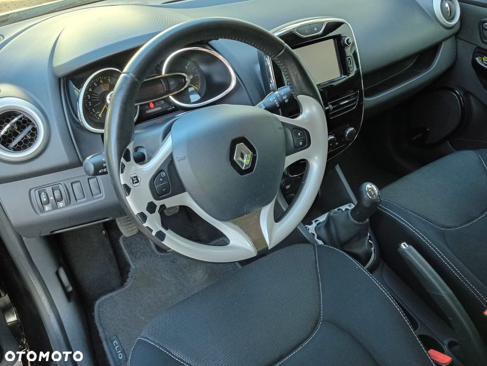 Renault Clio 1.2 16V 75 LIMITED - 9