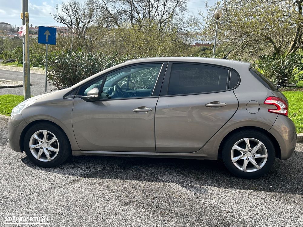 Peugeot 208 1.4 HDi SE Style - 5