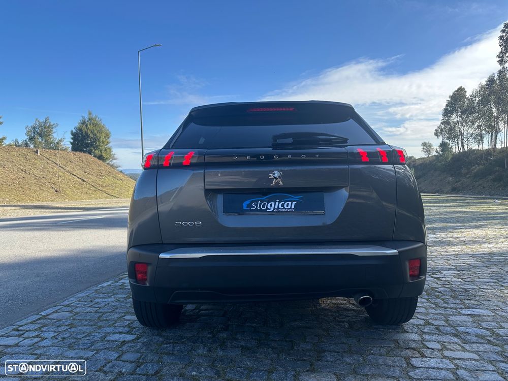 Peugeot 2008 - 8