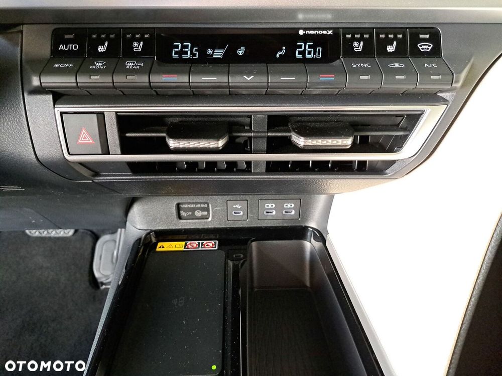 Toyota Camry - 26