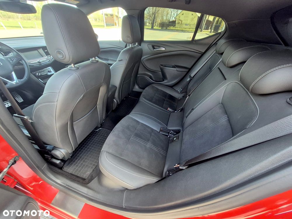 Opel Astra 1.6 T Dynamic S&S - 14