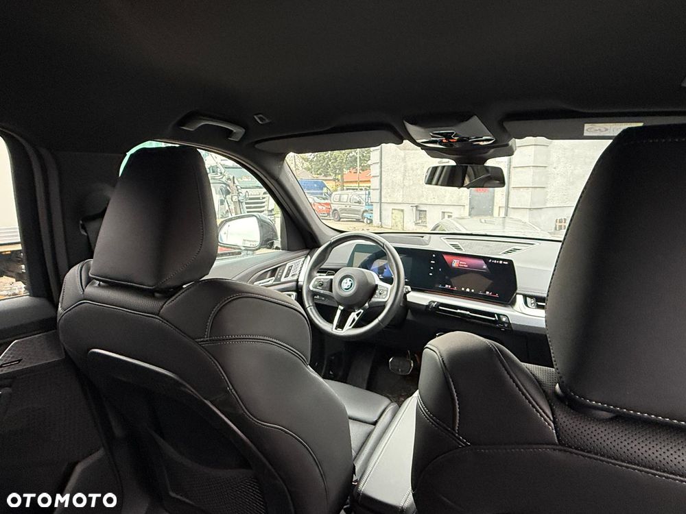 BMW iX1 xDrive30 M Sportpaket - 9