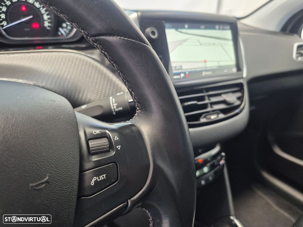 Peugeot 2008 1.2 PureTech Allure - 15