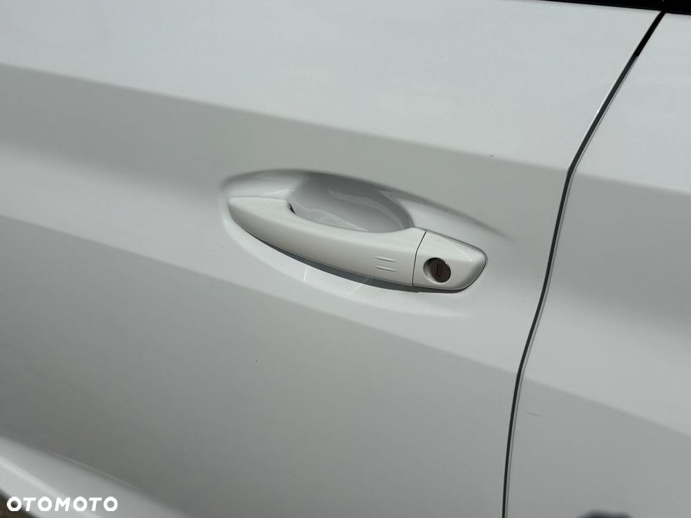Peugeot 208 - 14