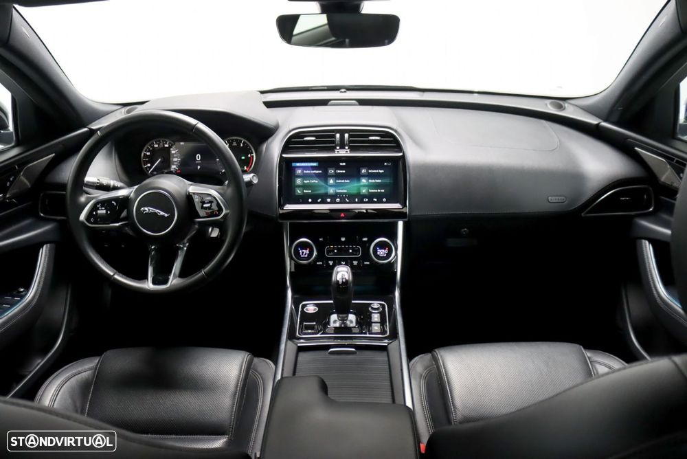 Jaguar XE D180 Aut. R-Dynamic S - 18