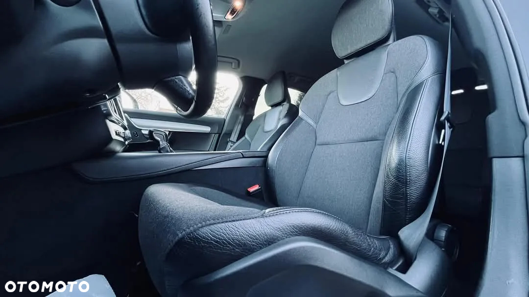 Volvo V90 D4 AWD Momentum Pro - 8