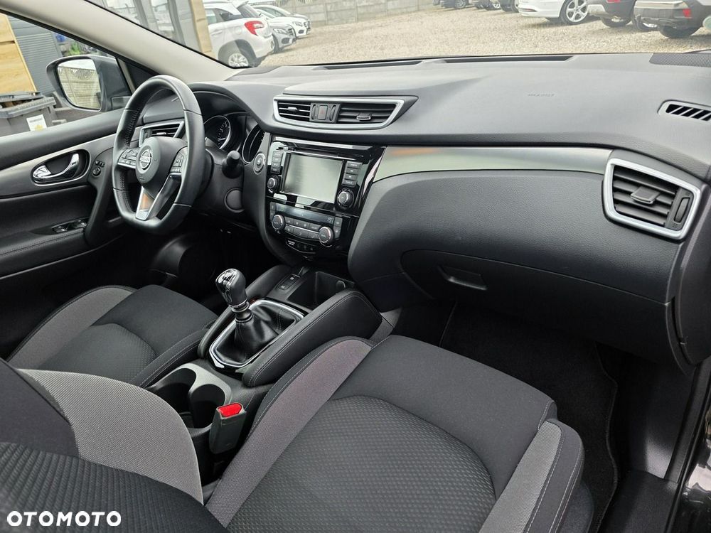 Nissan Qashqai 1.3 DIG-T N-Connecta - 25