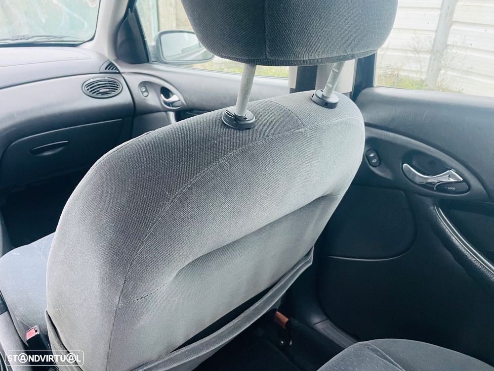 Ford Focus 1.8 TDCi Ghia - 14