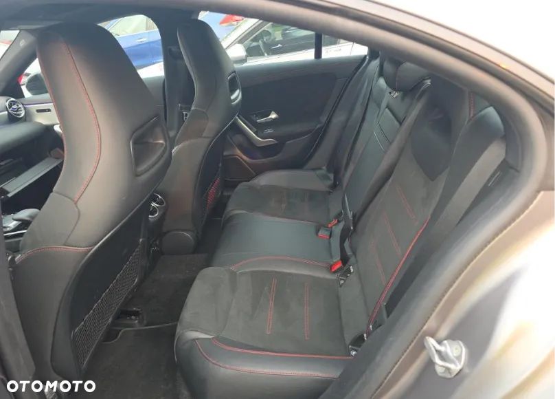 Mercedes-Benz CLA 250 4Matic 7G-DCT AMG Line - 9