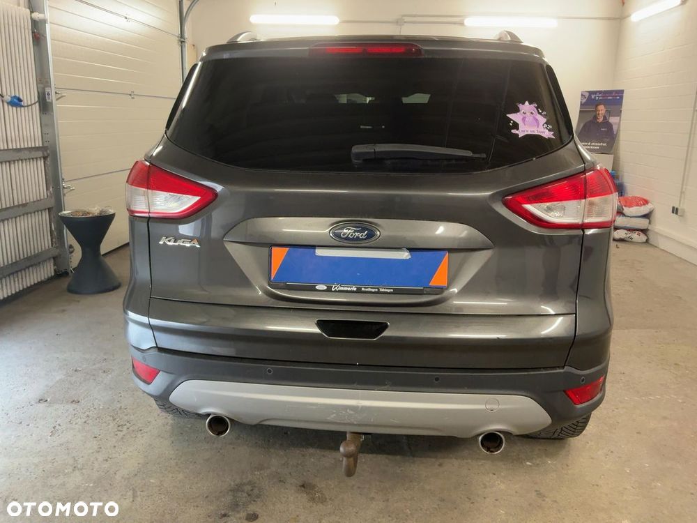 Ford Kuga 2.0 TDCi 2x4 Titanium - 12