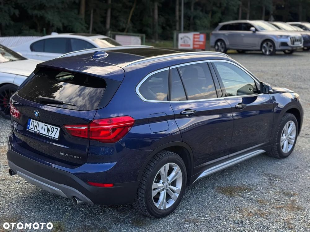 BMW X1 xDrive25i Advantage - 9