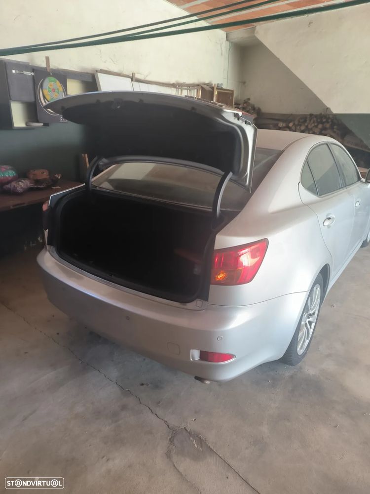 Lexus IS 220 - 15