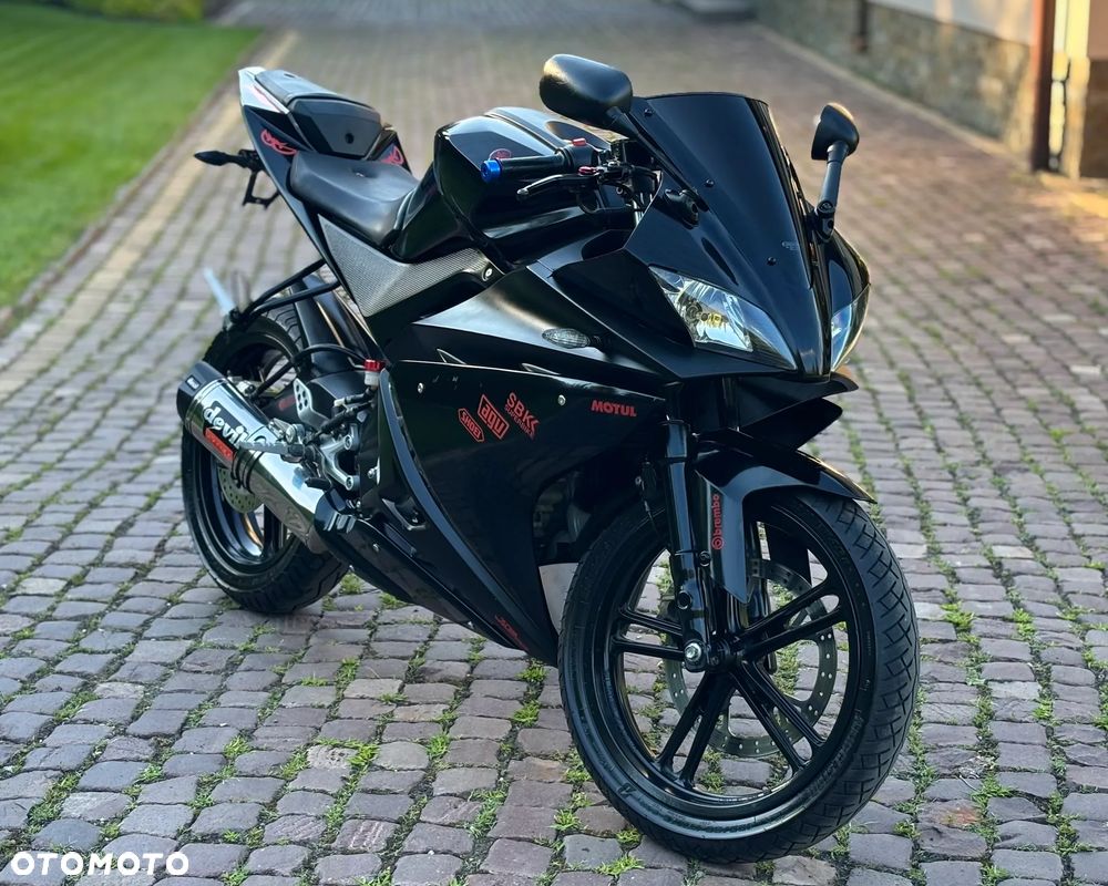 Yamaha YZF - 1