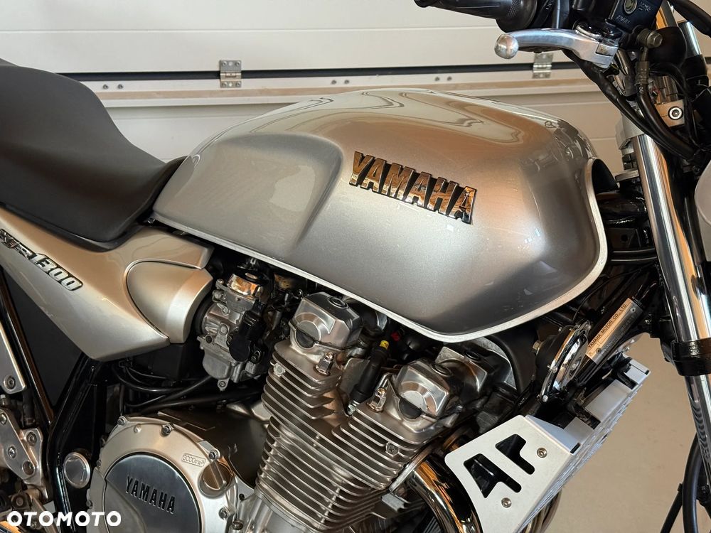 Yamaha XJR - 15