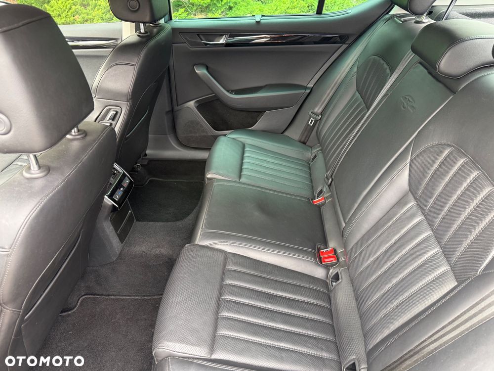 Skoda Superb 2.0 TDI L&K DSG - 20